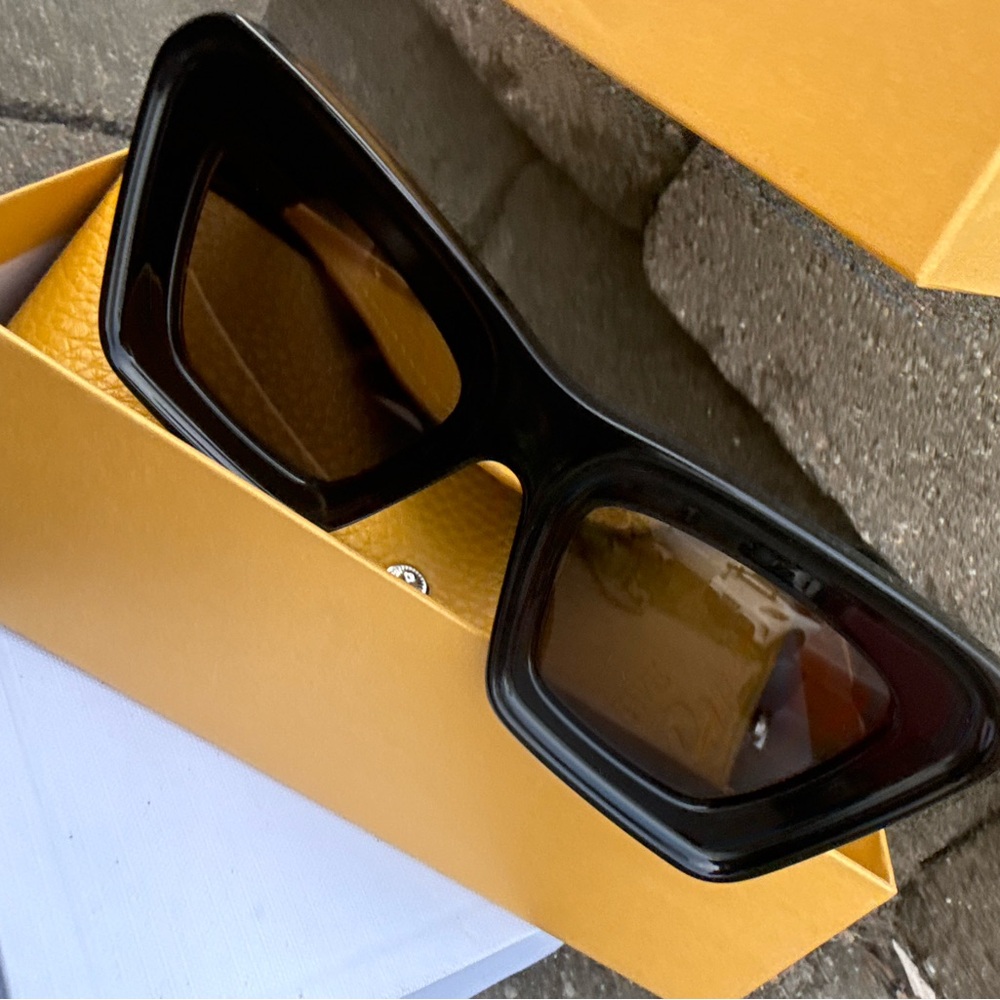 Black Rectangular Sunglasses